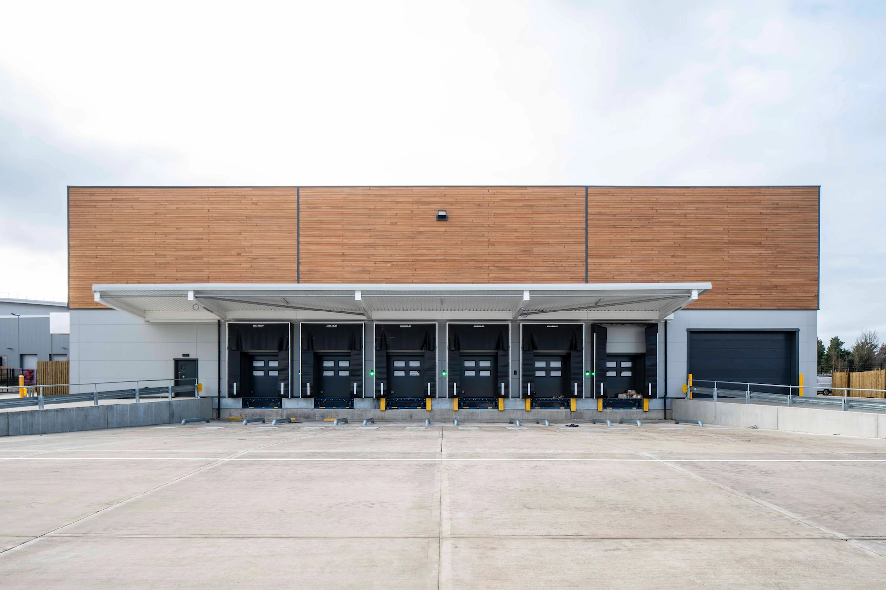 HydeHurst Lane Crawley — image 10