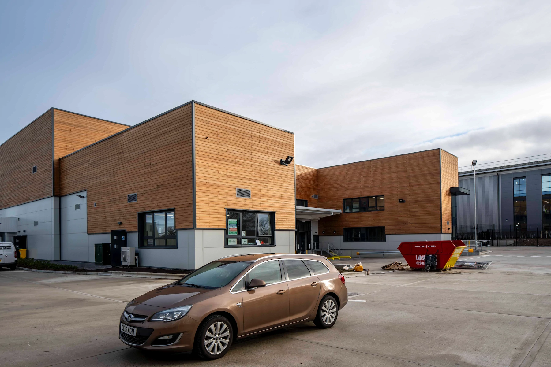 HydeHurst Lane Crawley — image 3